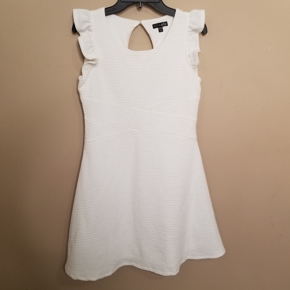 Ava & Yelly dress with ruffle sleeve